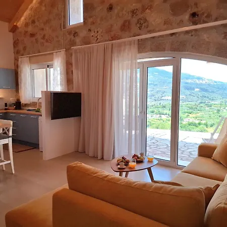 Pnoes Lefkada Villa