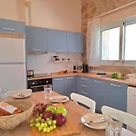 Pnoes Lefkada Villa *