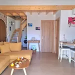 Pnoes Lefkada Villa *