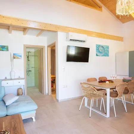 Pnoes Lefkada Villa *