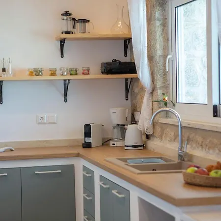 Pnoes Lefkada Villa *