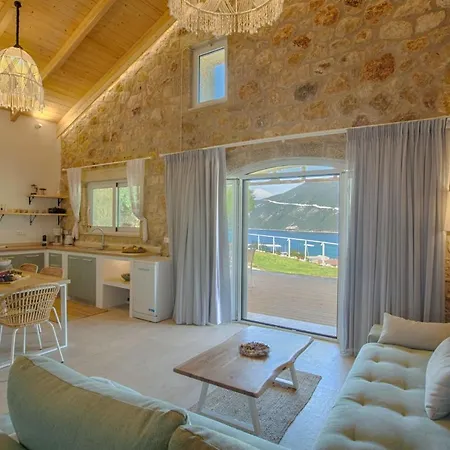 Pnoes Lefkada * Vaszilikí