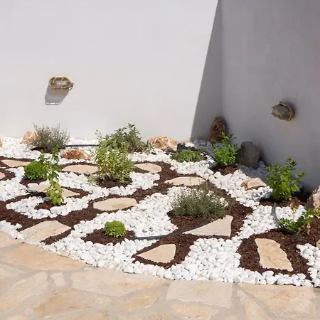 Pnoes Lefkada Villa *