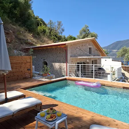 Pnoes Lefkada