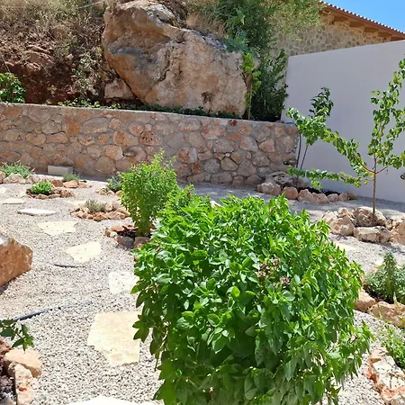 Pnoes Lefkada Villa *