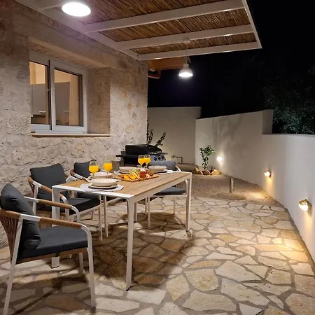 Villa Pnoes Lefkada *