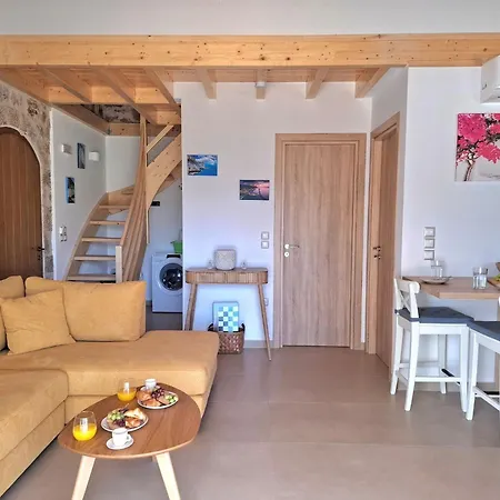 Pnoes Lefkada Villa *